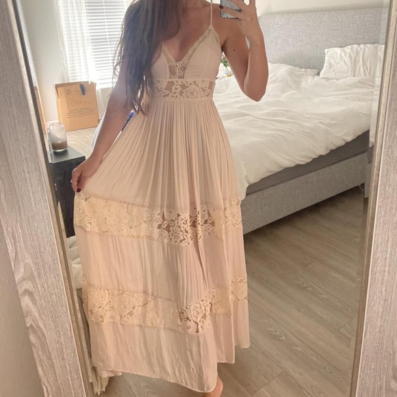 Forever 21 Women's  Cream Dress - Picture 1 of 4